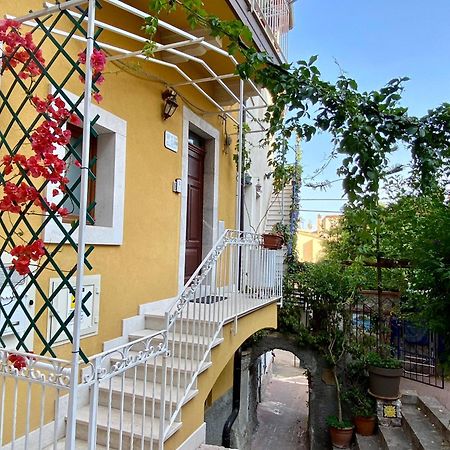 Готель Casa Ferrara Таорміна Екстер'єр фото
