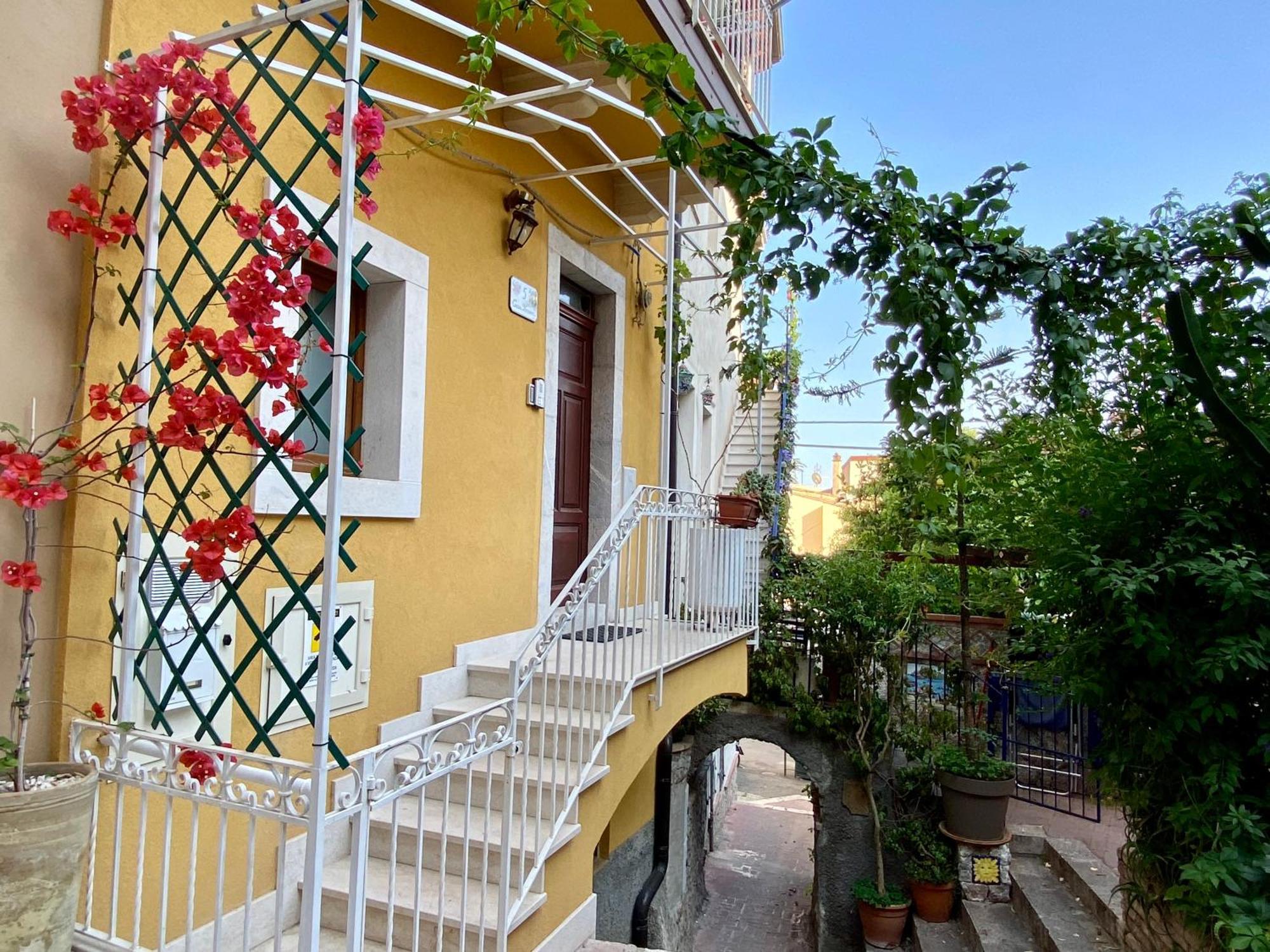 Готель Casa Ferrara Таорміна Екстер'єр фото